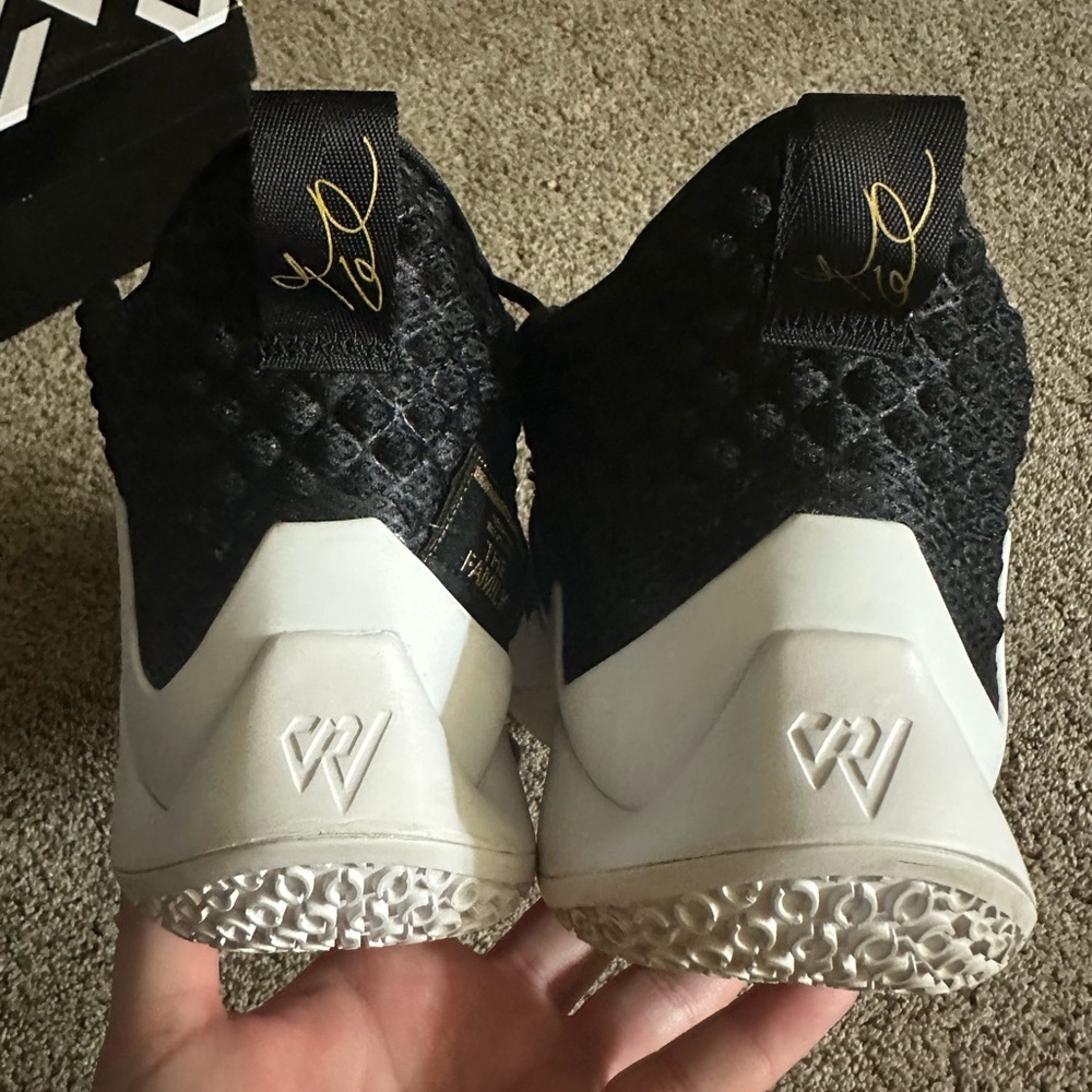 Jordan Men's why not zero.2 basketball shoes. - Picture 6 of 13